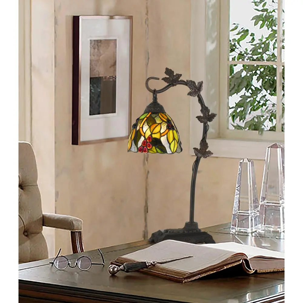 60W Cotulla Downbrdige Tiffany Table Lamp - Image 4