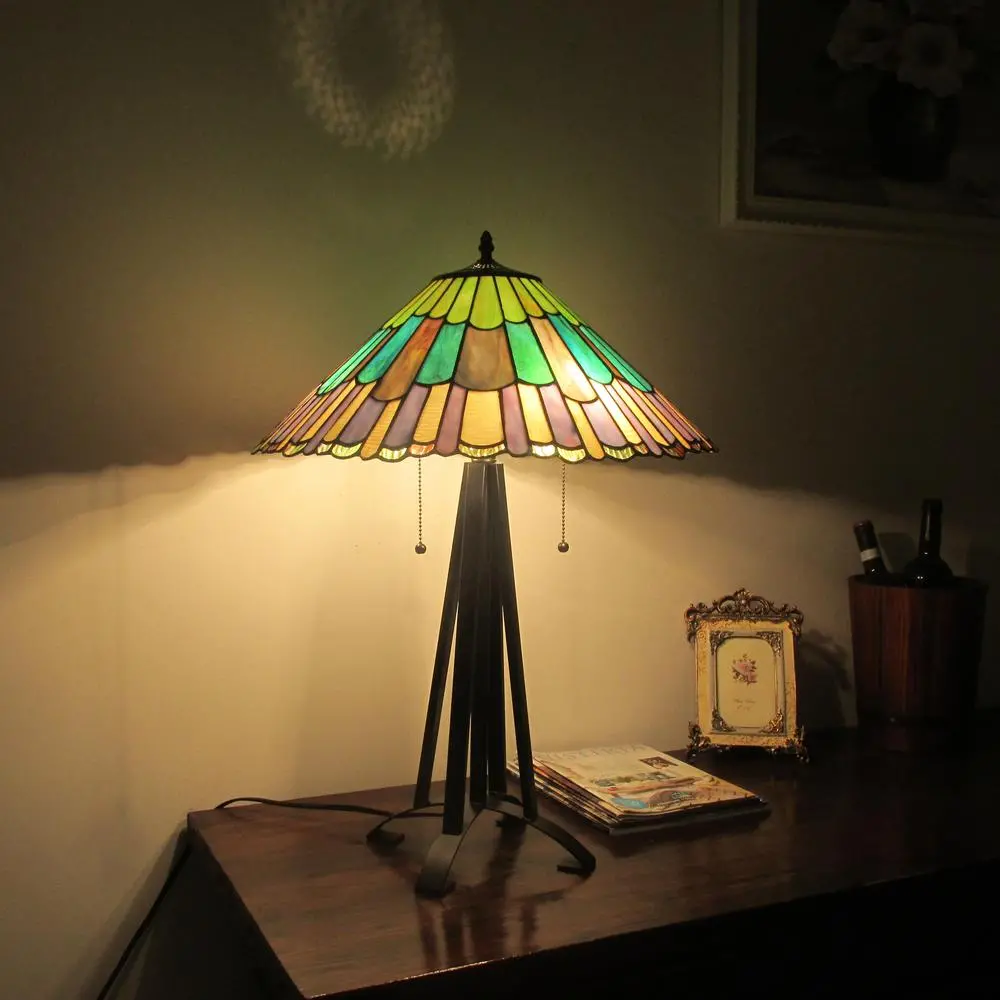 LANDRY Tiffany-style 3 Light Geometric Table Lamp 20" Shade - Image 2